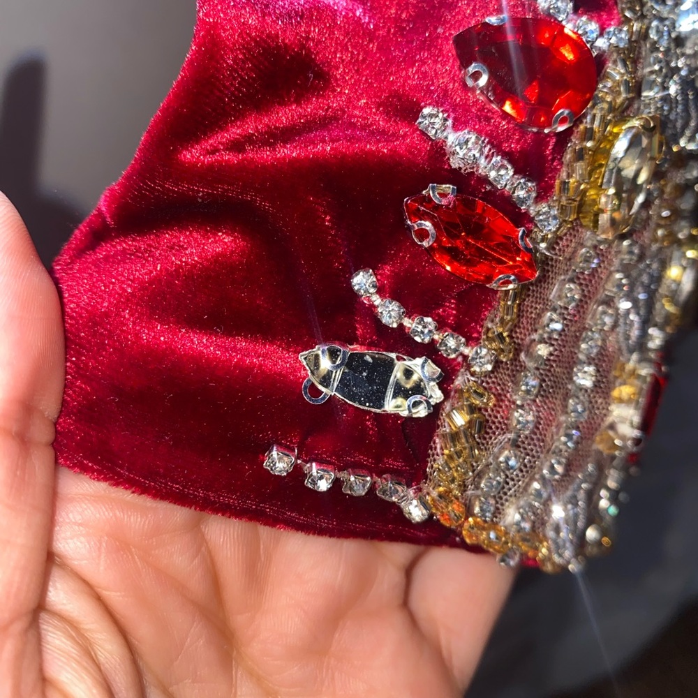 VALDRINSAHITI Burgundy Gown - Picture 11 of 11